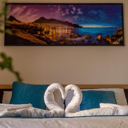 Exclusive Apartment With A View Of Prague Castle And Vltava River Kültér fotó