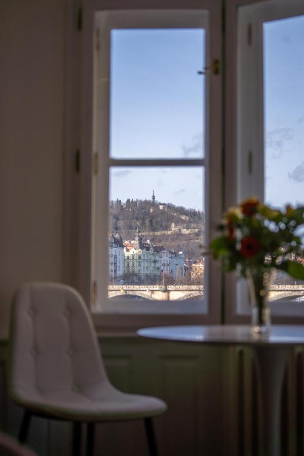 Exclusive Apartment With A View Of Prague Castle And Vltava River Kültér fotó