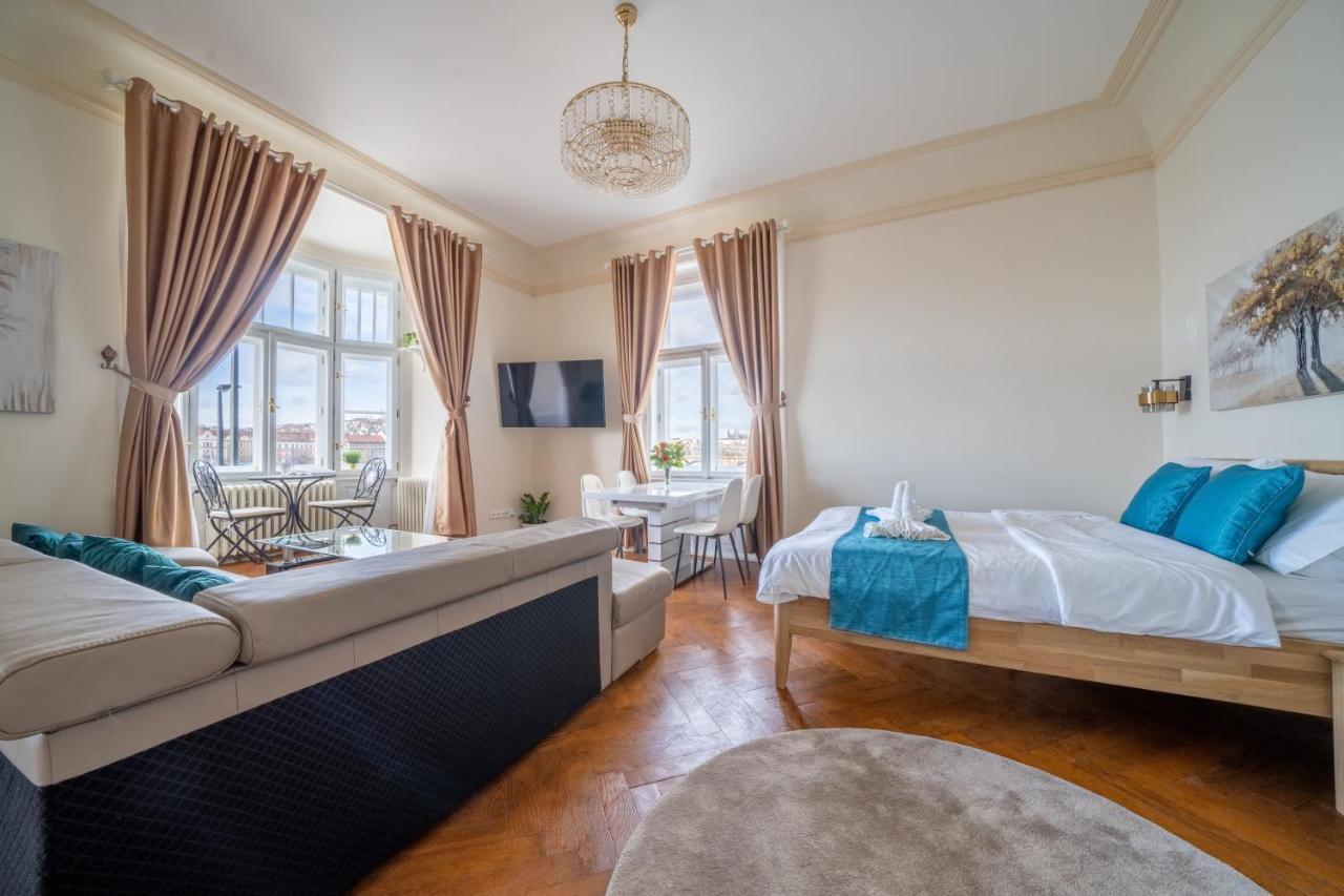Exclusive Apartment With A View Of Prague Castle And Vltava River Kültér fotó