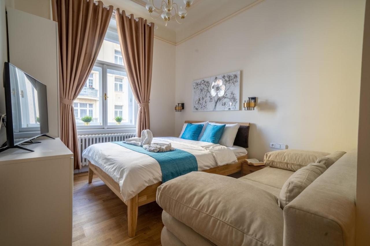 Exclusive Apartment With A View Of Prague Castle And Vltava River Kültér fotó