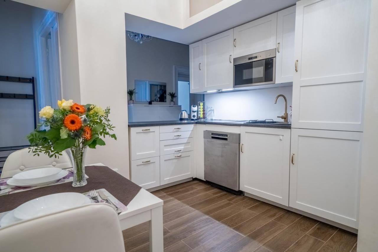 Exclusive Apartment With A View Of Prague Castle And Vltava River Kültér fotó