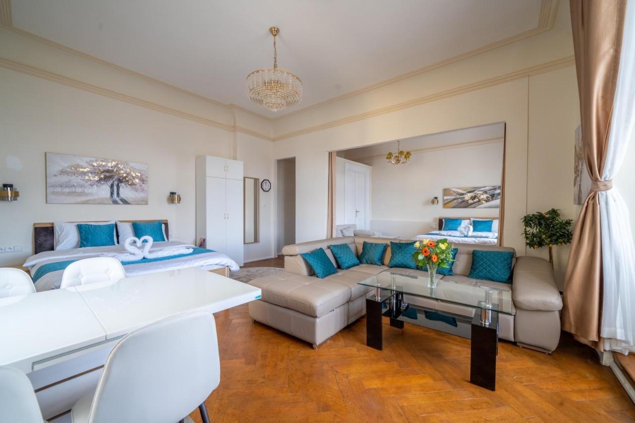 Exclusive Apartment With A View Of Prague Castle And Vltava River Kültér fotó