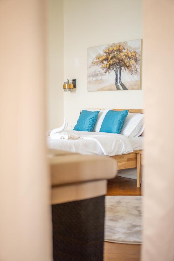 Exclusive Apartment With A View Of Prague Castle And Vltava River Kültér fotó